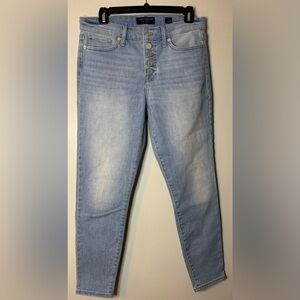 Woman’s Lucky Brand Button-up Mid Rise Skinny Ava size 8/29 Jeans